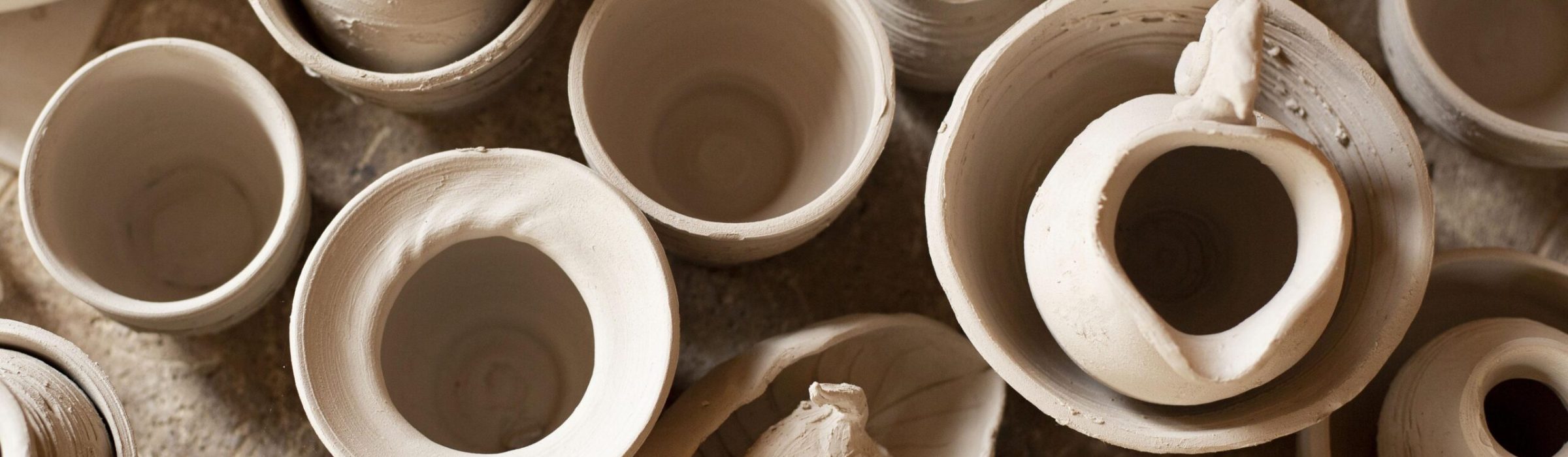 concept-de-poterie-vases-vue-de-dessus